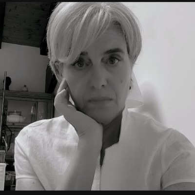 Primo piano in bianco e nero di Luciana Zanon, Senior Assessor e Coach di Sales Line